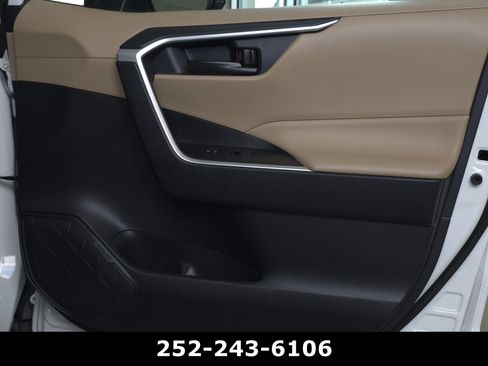 Used 2021 Toyota RAV4 LE FWD image 36