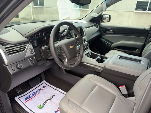 Used 2018 Chevrolet Tahoe LT w/ Luxury Package RWD image 16