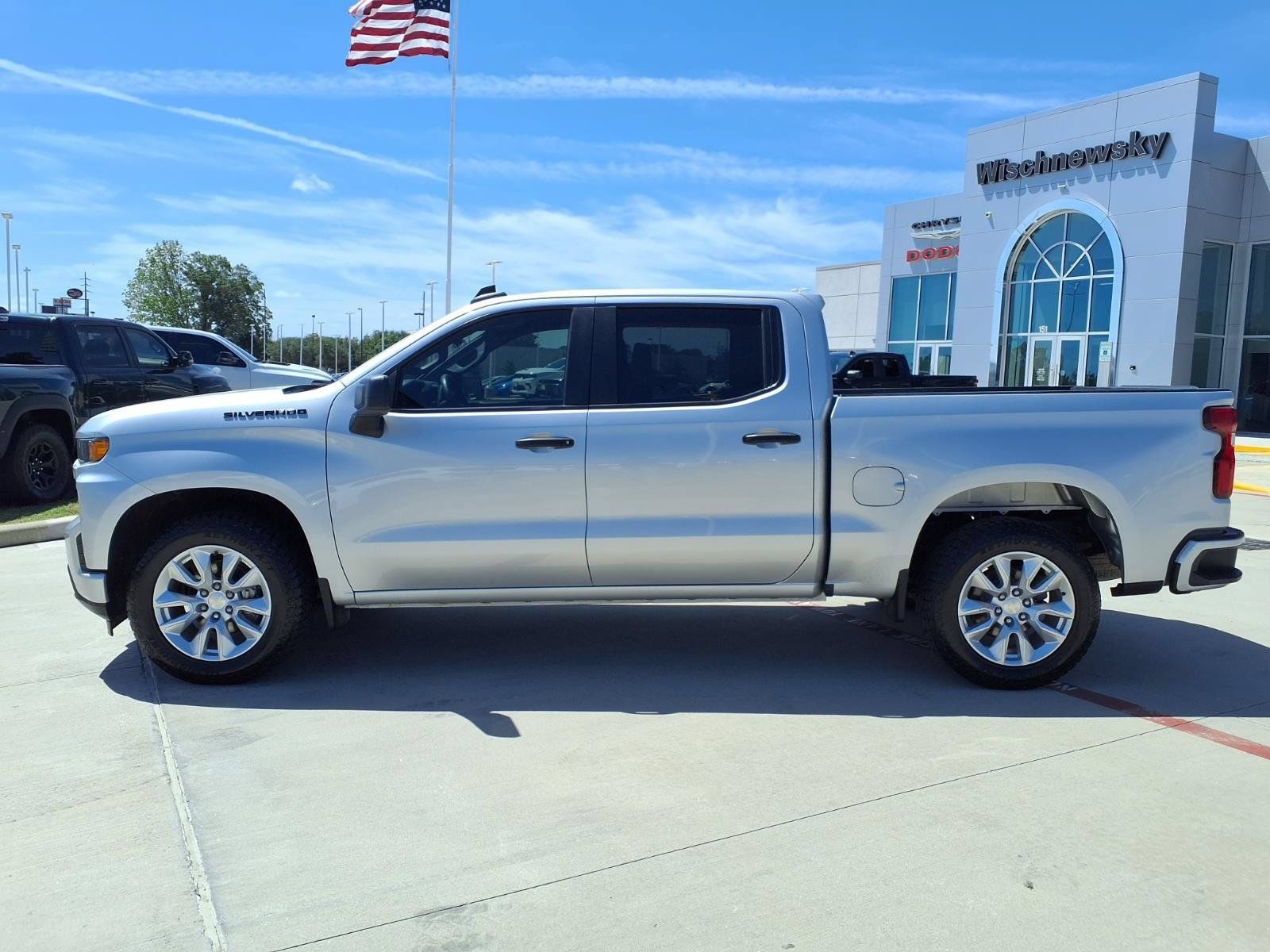 Used 2022 Chevrolet Silverado 1500 Custom w/ LPO, Dark Essentials Package RWD image 8