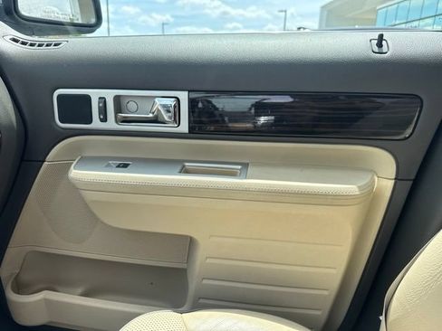Used 2008 Lincoln MKX AWD image 24