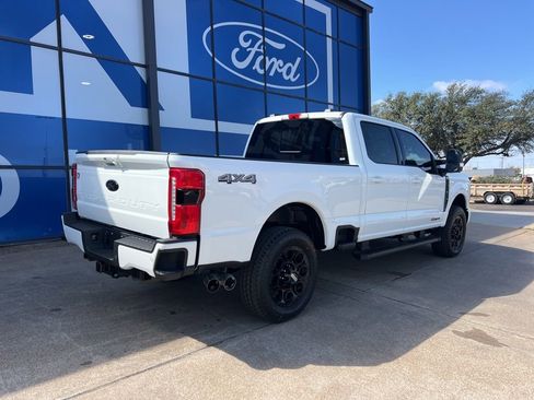 New 2026 Ford F250 Lariat w/ Black Appearance Package image 8