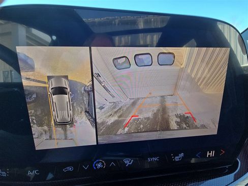 New 2026 Chevrolet Traverse Z71 w/ Enhanced Driving Package image 15