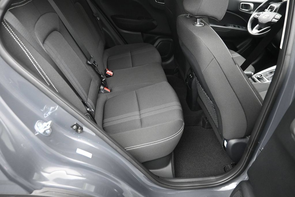 Used 2025 Hyundai Venue SEL FWD image 10