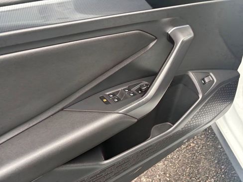 Used 2019 Volkswagen Jetta GLI image 11