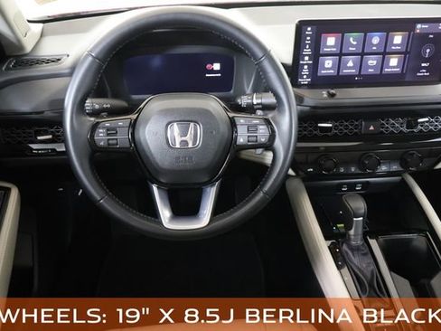 Used 2024 Honda Accord Touring image 17