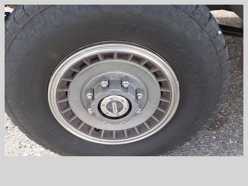 Used 1992 Ford F250 XLT image 4