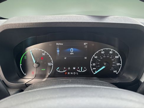 Used 2023 Ford Maverick XLT image 4