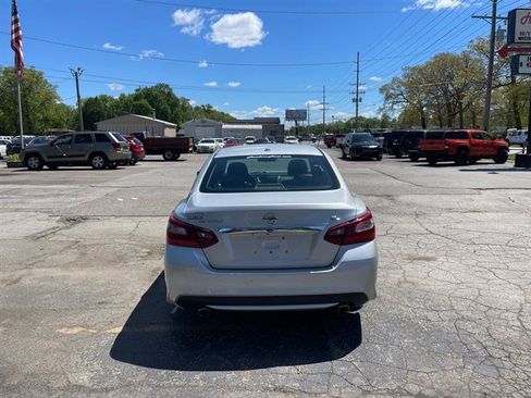 Used 2018 Nissan Altima 2.5 SL FWD image 6