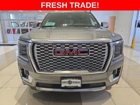 Used 2022 GMC Yukon Denali w/ Denali Premium Package AWD/4WD image 8