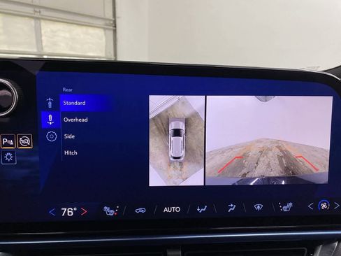 Used 2025 Chevrolet Equinox EV LT w/ Convenience Package image 24