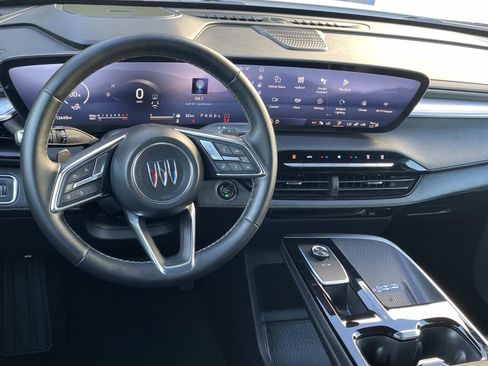 Used 2025 Buick Enclave Preferred image 9