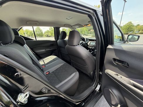 Used 2019 Nissan Kicks S FWD image 14