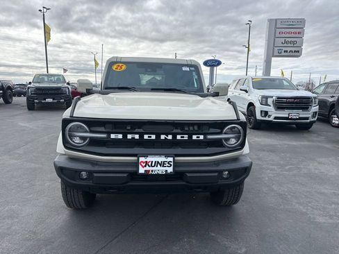 Used 2025 Ford Bronco Outer Banks image 16