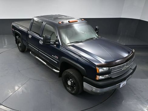 Used 2005 Chevrolet Silverado 2500 LS w/ Heavy-Duty Power Package AWD/4WD image 53