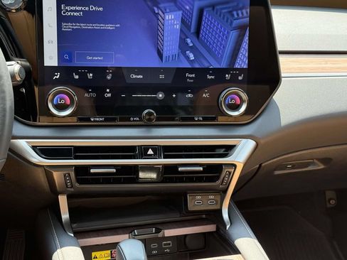 Used 2025 Lexus RX 350h w/ Accessory Package AWD/4WD image 18