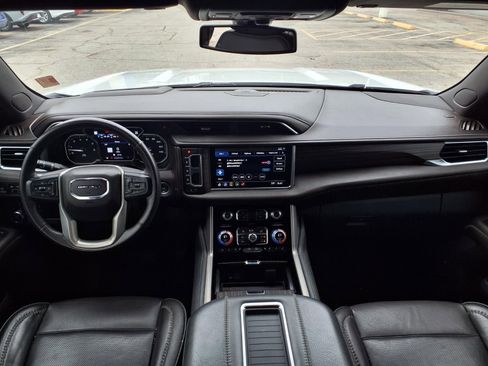 Used 2021 GMC Yukon XL Denali AWD/4WD image 3
