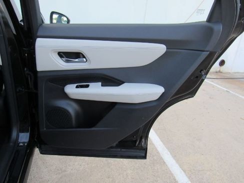 Used 2024 Nissan Ariya FWD image 22