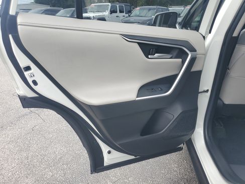 Certified 2020 Toyota RAV4 Limited AWD/4WD image 15