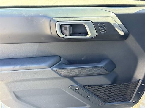 New 2025 Ford Bronco Outer Banks w/ Sasquatch Package image 19