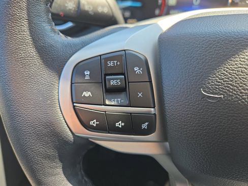 Used 2023 Ford Explorer XLT w/ Equipment Group 202A image 14