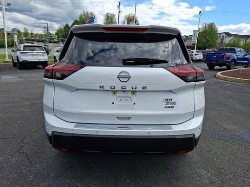 Used 2025 Nissan Rogue SV AWD/4WD image 7