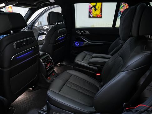 Used 2024 BMW ALPINA XB7 image 9