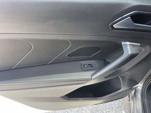 Used 2022 Volkswagen Tiguan SE FWD image 14