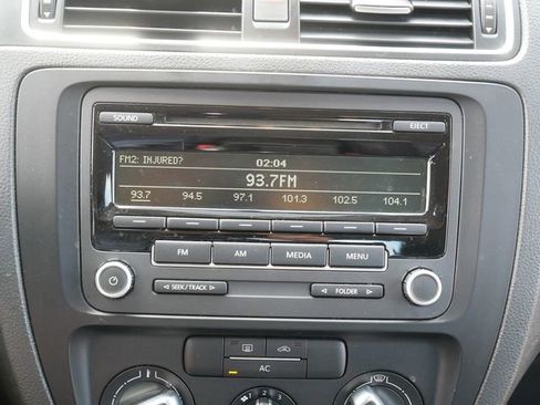 Used 2012 Volkswagen Jetta SE FWD image 28