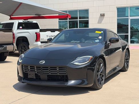 Used 2025 Nissan Z Performance w/ Floor Mat Package RWD image 4