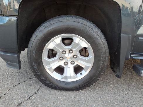 Used 2019 Chevrolet Silverado 1500 LT w/ All Star Edition image 18