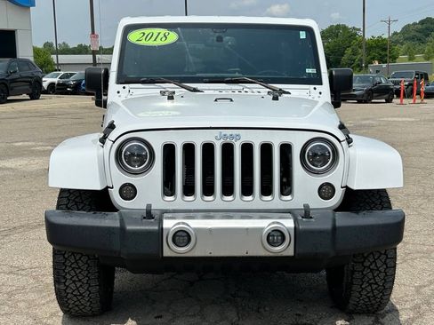 Used 2018 Jeep Wrangler Unlimited Sahara w/ Connectivity Group AWD/4WD image 2