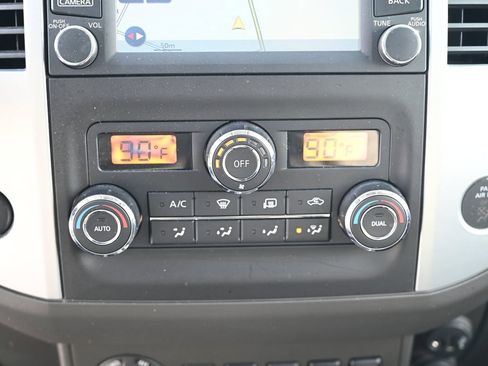 Used 2019 Nissan Frontier PRO-4X image 28