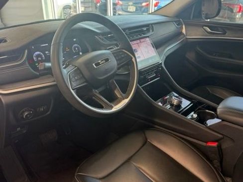 Used 2023 Jeep Grand Cherokee L Limited AWD/4WD image 12
