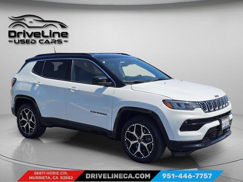 Used 2025 Jeep Compass Limited AWD/4WD image 9