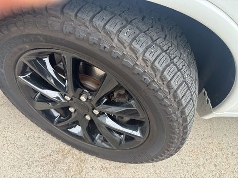 Used 2017 Dodge Durango R/T w/ Technology Group AWD/4WD image 12