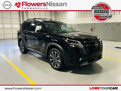 New 2026 Nissan Pathfinder Platinum FWD image 1
