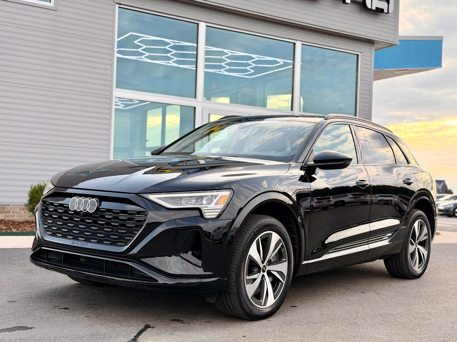 Used 2024 Audi Q8 e-tron Premium AWD/4WD image 13