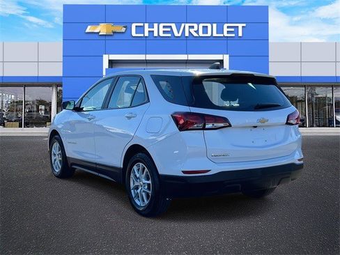 Certified 2023 Chevrolet Equinox LS w/ Driver Confidence II Package image 8