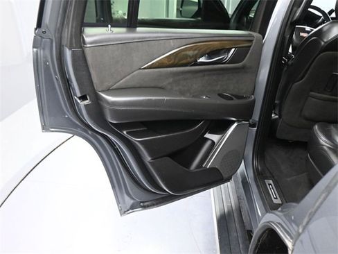 Used 2019 Cadillac Escalade Platinum image 15
