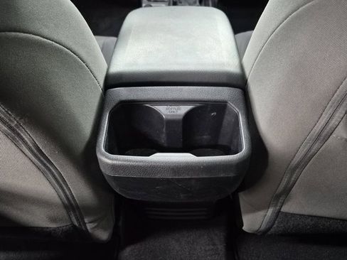 Used 2020 Toyota Tacoma 2WD Double Cab image 13