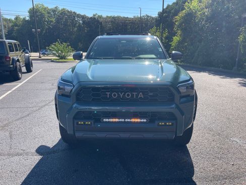 Used 2025 Toyota 4Runner TRD Off-Road Premium AWD/4WD image 2
