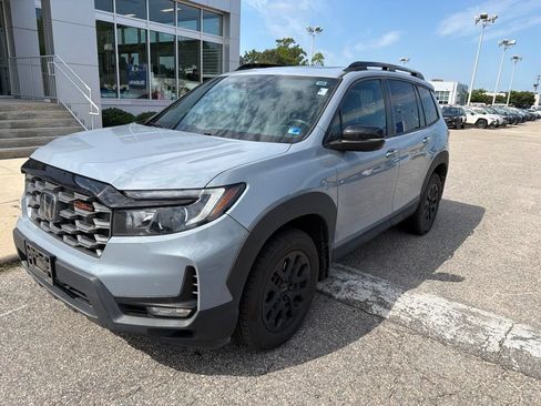 Used 2023 Honda Passport TrailSport image 3