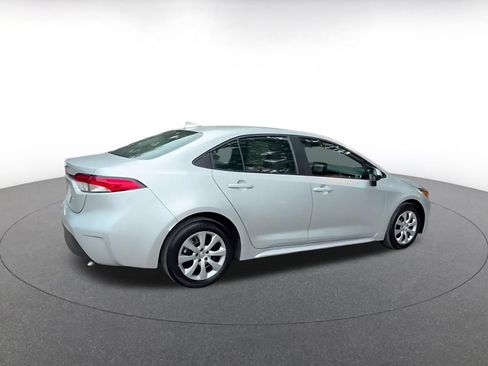 Used 2025 Toyota Corolla LE FWD image 15