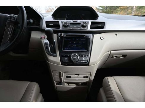 Used 2016 Honda Odyssey Touring Elite image 23