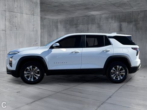 Certified 2026 Chevrolet Equinox LT AWD/4WD image 3