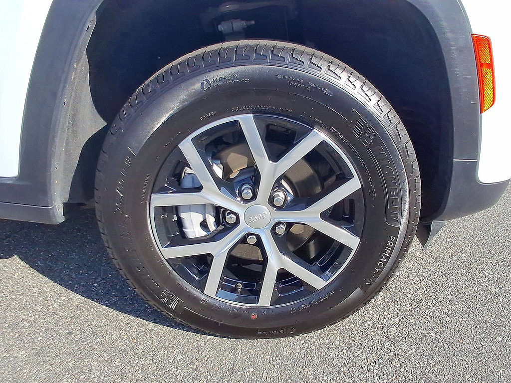Used 2025 Jeep Grand Cherokee Limited AWD/4WD image 33