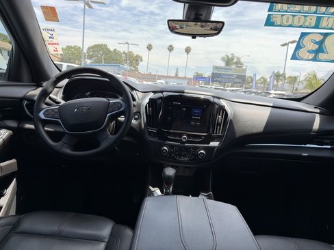 Used 2023 Chevrolet Traverse RS AWD/4WD image 23