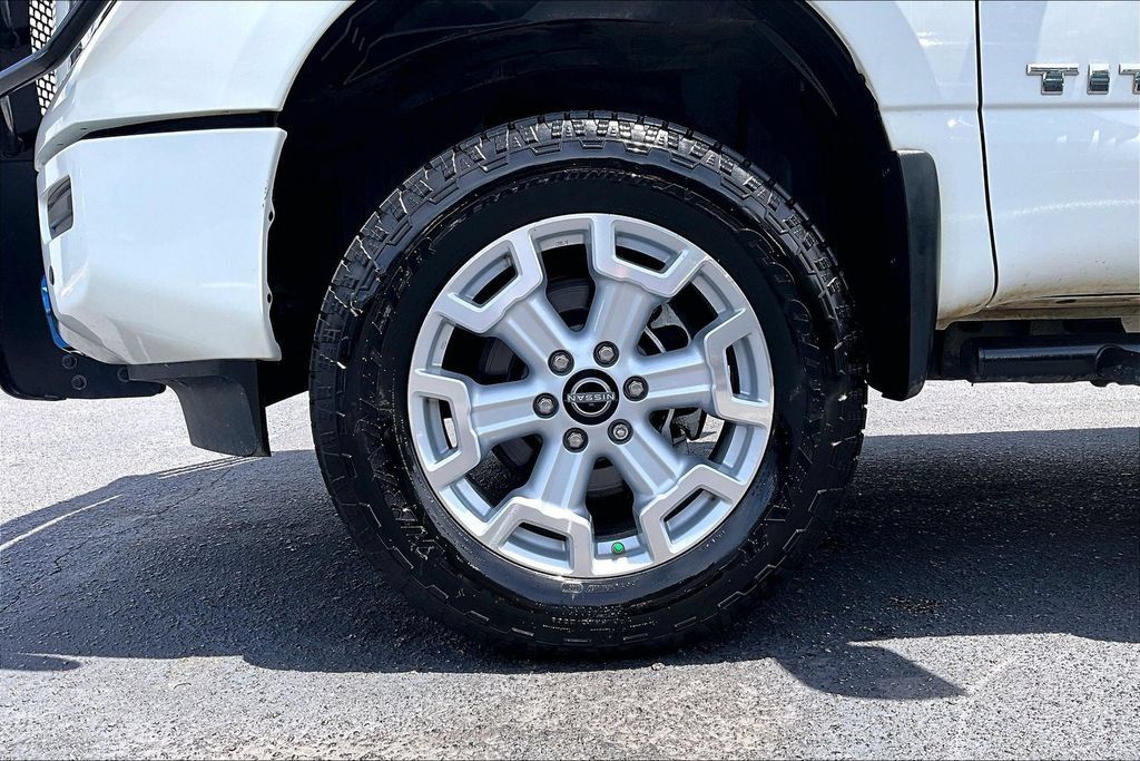 Used 2024 Nissan Titan SV w/ SV Convenience Package AWD/4WD image 33