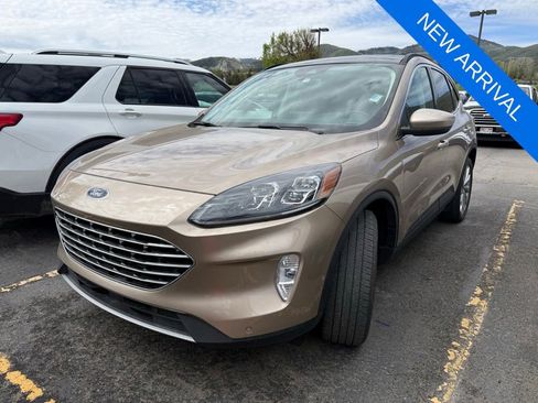 Used 2021 Ford Escape Titanium w/ Titanium Elite Package AWD/4WD image 3