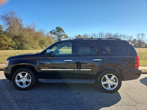 Used 2011 Chevrolet Tahoe LTZ image 2